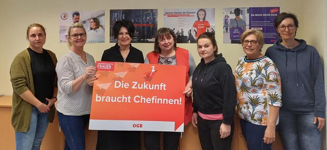 ÖGB-Regionalfrauenvorsitzende Sigrid Riegler (4.v.l.)zum Frauentag „Wir fordern eine echte Entlastung für Frauen statt Verhöhnung“
 | Foto: ÖGB Frauen
