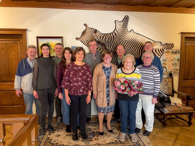 v.l.n.r.: Martin Kienberger, Sophie Kienberger, GR Alexander Buxbaum, Anna Kienberger, Gerlinde Kienberger, Ing. Georg Nast, Bürgermeisterin Josefa Geiger, Georg Kienberger, Maria Kienberger, Maria Wallner, Ing. Bernhard Kienberger | Foto: Marktgemeinde Sieghartskirchen