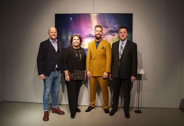 "Greenland – the last Frontier": Kulturamtsleiter Markus Messics, Museumsleiterin Susanne Leitner-Böchzelt, der Künstler Michael Hochfellner und Kulturstadtrat Johannes Gsaxner (v.l.) bei der Eröffnung der Ausstellung | Foto: Büko