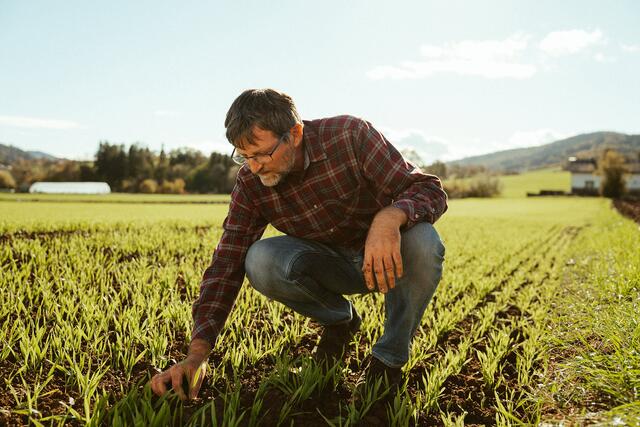 Andreas Lackner ist selbst Landwirt im Nebenerwerb. | Foto: Rogner Photography