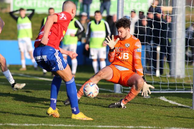 Marcel Illy vom SK Kammer hielt seinen Kasten gegen Bad Wimsbach zum Rückrundenstart der Landesliga West sauber. | Foto: Helmut Klein