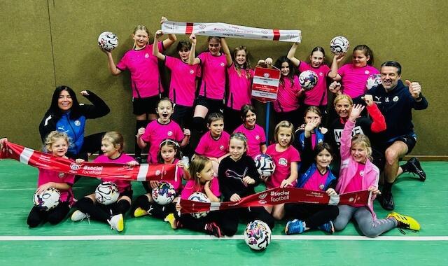 Am 16. März sehen die Pink Girlies ihr Vorbild Michela Croatto in München. | Foto: Privat