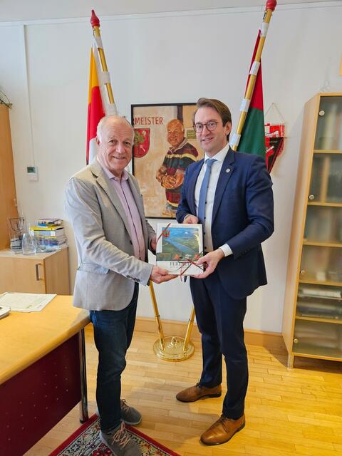 Ferlachs Bürgermeister Ingo Appé und der Honorarkonsul von Vietnam Markus Kircher sprachen über zukünftige Zusammenarbeit. | Foto: Stadtgemeinde Ferlach