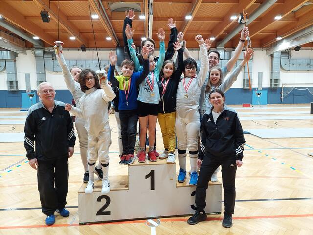 Die Währinger Fechtjugend des ASC räumt beim Wiener Winter Pokal ab.  | Foto: Martinetz