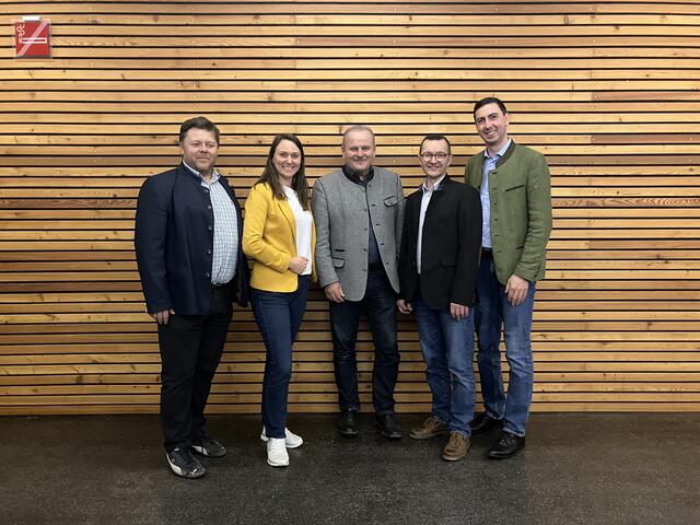 Christoph Karnoschka, Viktoria hutter, Eduard Köck, Nikolaus Noé-Nordberg und Alex Bernhuber (v.l.) | Foto: Bauernbund Waidhofen