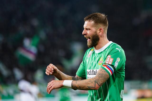 Rapid-Kapitän Burgstaller wird für sechs Spiele (davon drei bedingt) gesperrt. | Foto:  EVA MANHART / APA / picturedesk.com