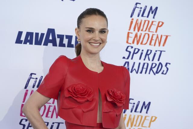 Hollywood-Star Natalie Portman spielt im neuen Film "Fountain of Youth" von Guy Ritchie die Hauptrolle. (Archiv) | Foto: Jordan Strauss / AP / picturedesk.com