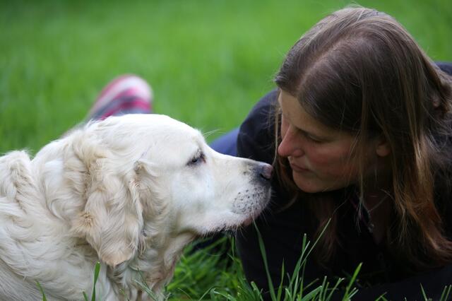Tiertrainerin Katharina Kohoutek: „Zum Teil ist das Übergewicht bei Hunden krankheitsbedingt, allzu oft jedoch resultiert es aus falsch verstandener Tierliebe.“ | Foto: Privat