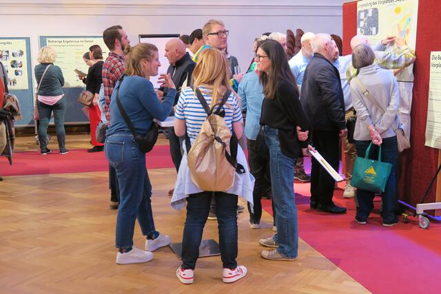 Ca. 150 Penzinger und Penzingerinnen nahmen an der Bürgerversammlung teil.  | Foto: Patricia Hillinger/RMW