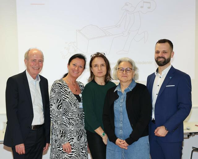 Bezirk Baden – v.l.n.r.: Alfred Lutschinger (Karl Landsteiner Universität), Marion Kornfeld,
Petra Schneider, Margarete Grossrabenreiter, Armin Zwazl (Gesundheit Thermenregion) | Foto: LGA – Gerald Spiess