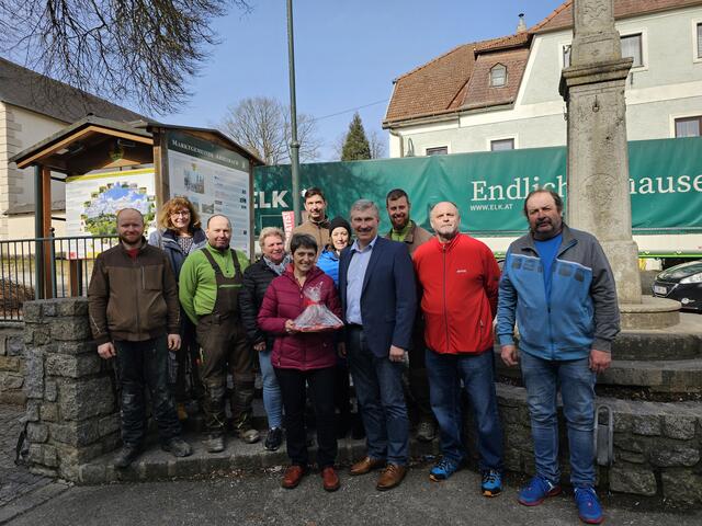 Am Bild v.l.n.r. Martin Leonhartsberger, Vzbgm. Veronika Stiedl, Herbert Fichtinger, Agnes Einfalt, Maria Braun, Wolfgang Winkler, Silvia Hahn, Bgm. Martin Früwirth, Patrick Frühwirth, AL Gerhard Huber, Manfred Götz | Foto: Marktgemeinde Arbesbach