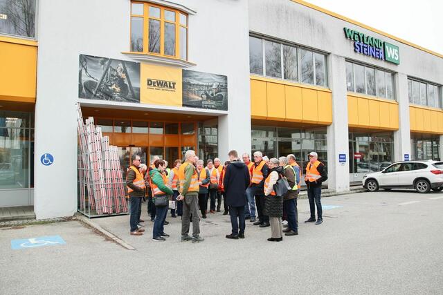 Der Seniorenbund Münzkirchen machte eine Betriebsbesichtigung bei Weyland.  | Foto: Seniorenbund Münzkirchen