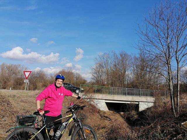 Alexander Hofmann von den NEOS setzt sich für eine Unterführung für Radfahrer ein. | Foto: NEOS Großweikersdorf