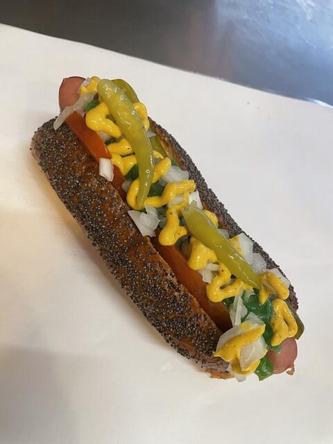 Hier zu sehen ist einer der Klassiker, der "Chicago Dog". | Foto: Fabian Franz/RMW