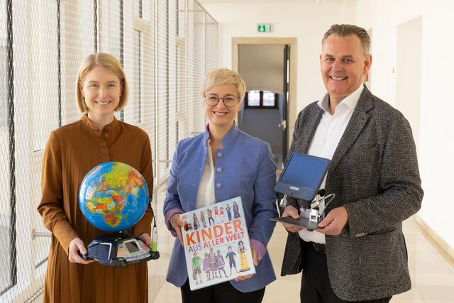 V. l.: Bildungsreferentin LH-Stv.in Christine Haberlander (ÖVP), WKOÖ-Präsidentin Doris Hummer und Christoph Oberfrank, Leiter der WKOÖ-Abteilung Bezirksstellen. | Foto: otelo