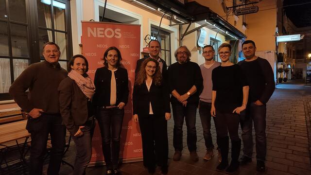 Mit den NEOS Tulln im Bildungs-Talk. | Foto: NEOS