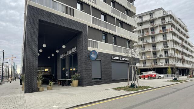 Vor über einem Jahr musste Habibi &amp; Hawara aufgrund finanzieller Probleme im Nordbahnviertel schließen. Seither ist die Geschäftsfläche unbesetzt. | Foto: Kathrin Klemm