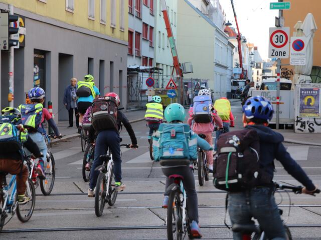 Der Schulweg am Fahrrad ist für Kinder oft gefährlich. Deswegen soll die Seeböckgasse zur Fahrradstraße werden. (Symbolbild) | Foto: Reinhard Klauser