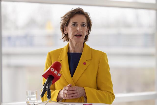 „Nach fast 30 Jahren ist der Landtagssaal etwas in die Jahre gekommen. Deshalb ist für mich klar, dass er modernisiert werden muss", so NEOS Landesparteivorsitzende Indra Collini. | Foto: Koppensteiner