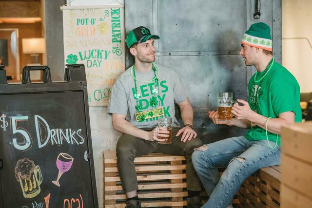 Der Tag ist in der Republik Irland, im Nordirland, im britischen Überseegebiet Montserrat sowie in der kanadischen Provinz Neufundland ein gesetzlicher Feiertag.  | Foto: Laura Tancredi/Pexels