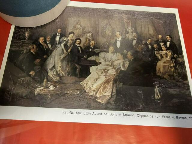 Franz von Bayros wurde in seinem Gemälde der Strauss Familie übermalt. | Foto: Tamara Winterthaler/RMW