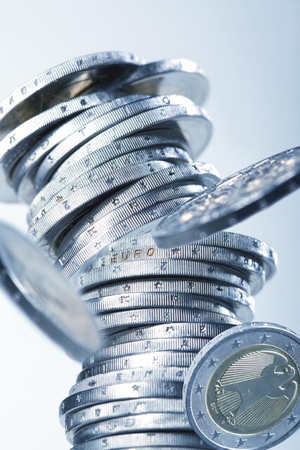 Steuergeld vom Finanzamt zurück holen. | Foto: MEV