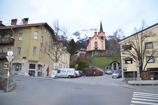 Der fast 100-jährige Kanal in Mühlau muss erweitert werden. Die Baustelle hatte große Auswirkungen auf die Bevölkerung. Jetzt soll die Baustelle geprüft werden. | Foto: BezirksBlätter