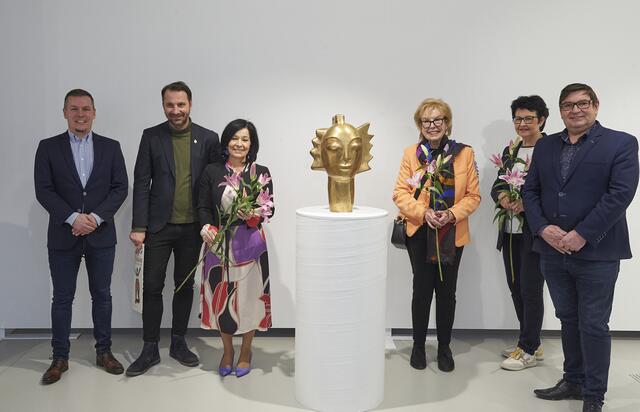 Direktor Aleš Seifert, Bürgermeister von Bechyně Stepan Ondrich, Bundesratspräsidentin und Obfrau von Euregio Silva Nortica Margit Göll, Künstlerin Heide Warlamis, Ruth Schremmer, Kreishauptmannstellvertreter und Obmann von Euregio Silva Nortica Pavel Hroch (v.l.). | Foto: Kunstmuseum Waldviertel