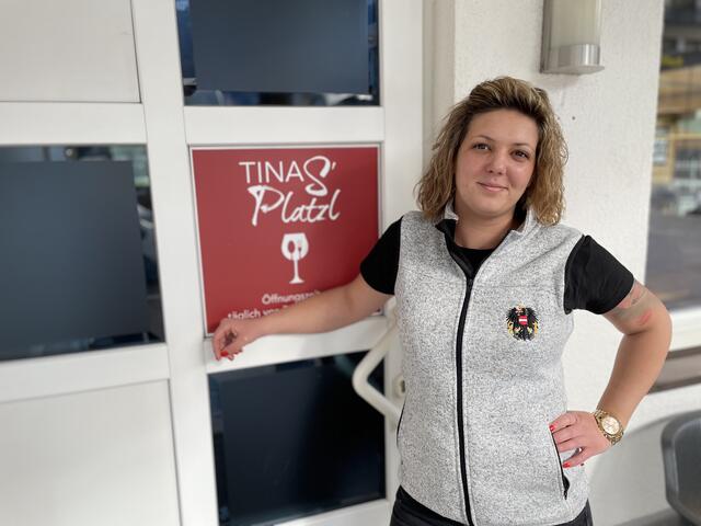 Krisztina Török betreibt das Café "Tinas Platzl" seit dem Jahr 2020.  | Foto: Haun