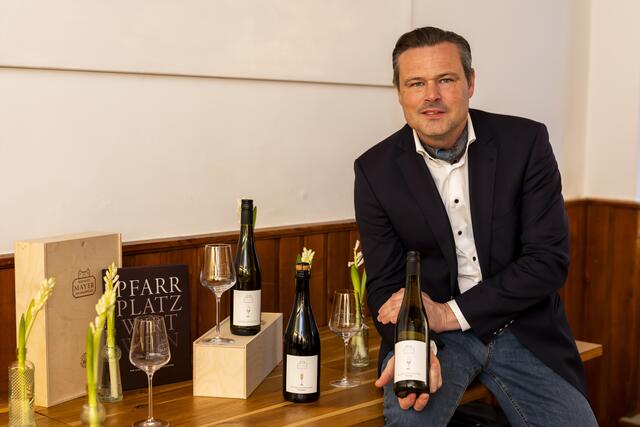 Gerhard Lobner präsentierte neue, alkoholfreie Weine vom Mayer am Pfarrplatz. | Foto: Weingut Mayer am Pfarrplatz / Martin Steiger