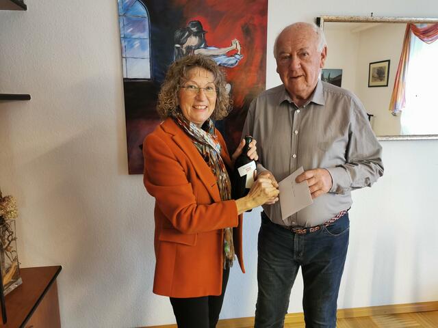 Helga Ronge gratulierte Karl Fechter recht herzlich. | Foto: privat