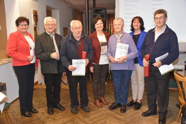 Jahreshauptversammlung des Seniorenbunds Pabneukirchen 2024. Ehrungen. | Foto: Zinterhof