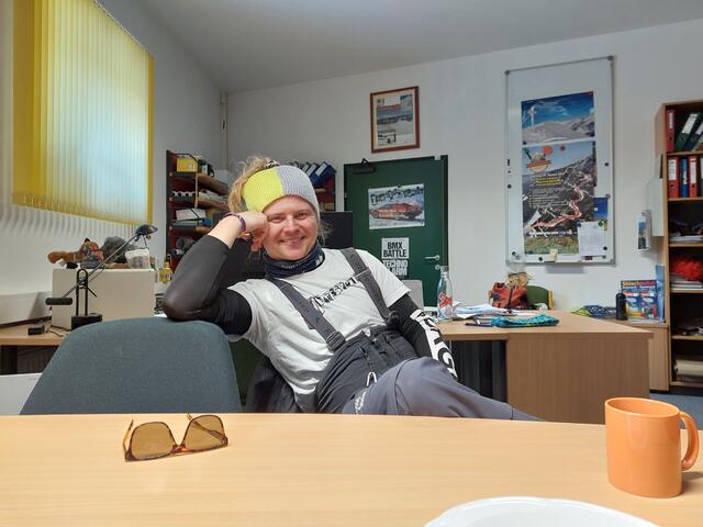 Philipp Steinlechner, Geschäftsführer der Bergbahnen Grosseck-Speiereck in seinem Büro am Fuße des Berges | Foto: Jasmin E. Pickl