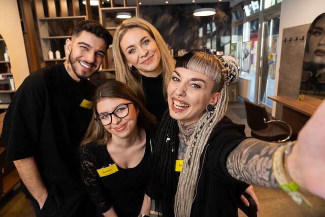 Bei Klipp Frisör, einem der größten Arbeitgeber in der Branche, sind 1.200 Mitarbeiterinnen beschäftigt, das ergibt einen Frauenanteil von 97%. | Foto: Klipp Frisör/Susanne Hassler-Smith