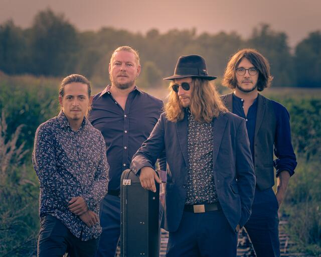 Mit einer Mischung aus amerikanischem Bluesrock und steirischer Mundart schafft "Huat" eine einzigartige Klanglandschaft.  | Foto: Mark Morgan