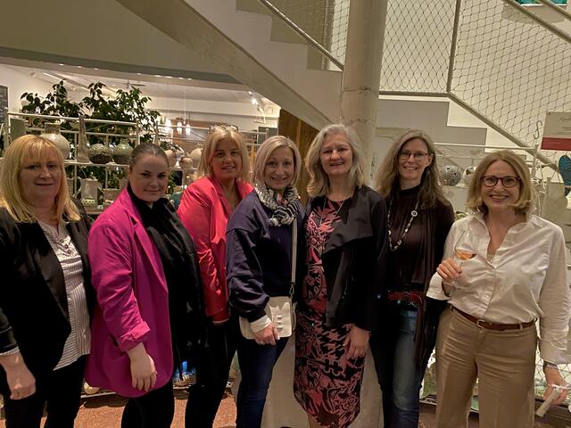 Monika Payer, Delan Hutter, Manuela Etzelstorfer, Bürgermeisterin aus Mattersburg Claudia Schlager, Bettina Balla  Daniela Krammer, und Erika Spitzer-Garner.  | Foto: ©️ Alejandra Ortiz