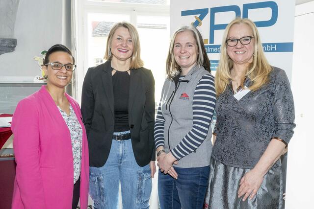 Starke Frauen vor den Vorhang (v.l.): Sara Bafaro vom Netzwerk Iron Women, Margot Pump von ZPP Dentalmedizintechnik, Gerhild Stadtschnitzer-Kolb von Abenteuer Erzberg und Andrea Lassacher vom Verein "Frau in der Wirtschaft" | Foto: Klaus Pressberger