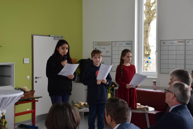 Feierliche Eröffnung des Zubaus der Volksschule in Wieselburg: Die Schüler modertierten die Eröffnungsfeier auf meisterliche Art und Weise. | Foto: Roland Mayr