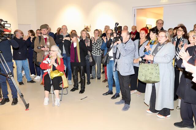 Das Interesse bei der Ausstellungseröffnung war riesig. | Foto: Alfred Mayer