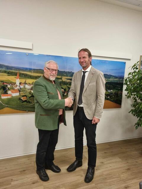 Manfred Rechberger (r.) übernahm letztes Jahr das Bürgermeisteramt von Johann Mayer. | Foto: Gemeinde