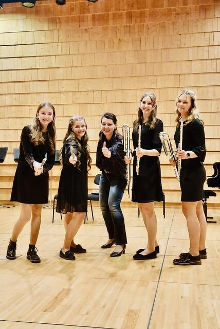 Die Lavanttaler Silberpfeifen (Querflöte, AG III mit Elisa Sophie Kriegl-Elbe, Anna Moll, Selina Pucher und Sarah Timmerer) - 1.Preis mit der Berechtigung zur Teilnahme am Bundeswettbewerb 