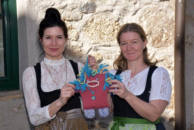 Bezirks-Obfrau Barbara Marksteiner, Mauthausen (links), und ihre Stellvertreterin Sabine Grünberger, Sarmingstein (rechts).  | Foto: Zinterhof