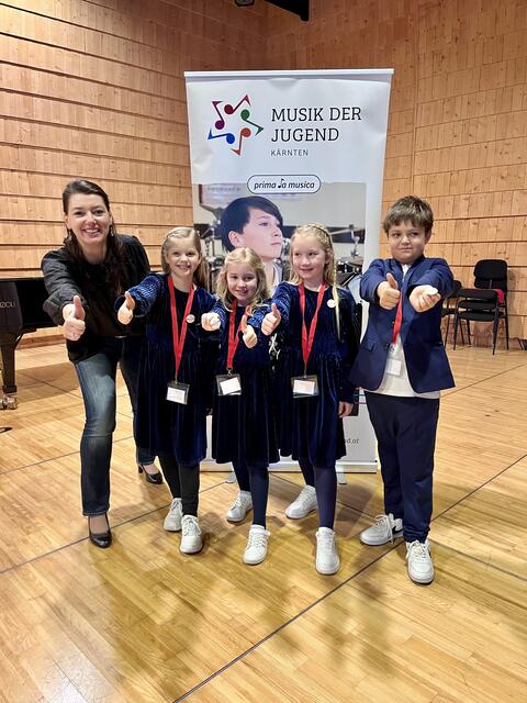 David &amp; the Supergirls“ (AG A, Querflöte, Clara Guntschnig, Aliya Melina Holzer, Lara Kriegl und David Riedl) - 1.Preis mit Auszeichnung