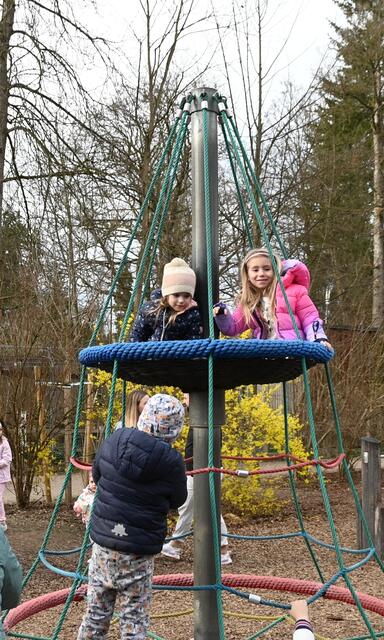 Luana und Alessia - Tiergarten Wels