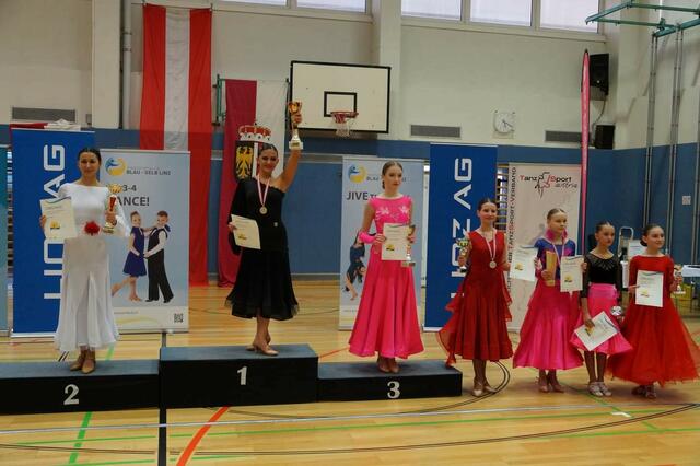 Edita Hasani aus Obersiebenbrunn ist dreifache Österreichische Meisterin in Solo-Damen. | Foto: L. Hasani