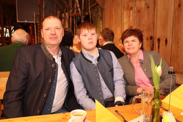 Familie Baar aus Neukirchen an der Enknach hatten einen sehr schönen Abend. | Foto: Markus Bäumler/zema-medien.de