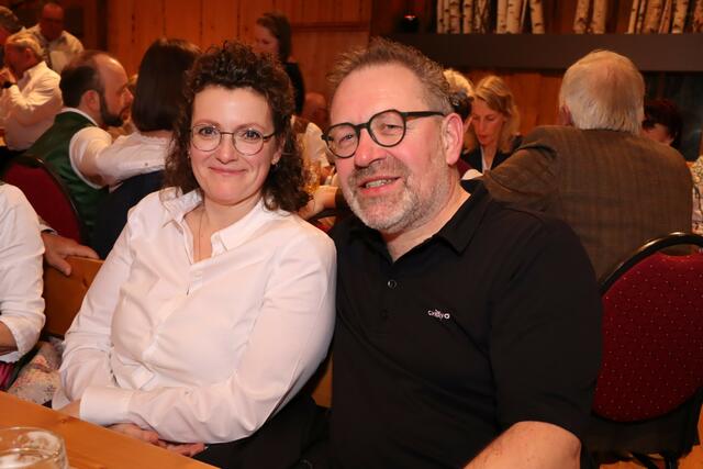 Tina und ihr Gatte Stefan sind extra aus Pocking in Niederbayern zum Wirtshaussingen angereist. | Foto: Markus Bäumler/zema-medien.de