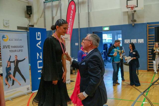 Edita Hasani aus Obersiebenbrunn ist dreifache Österreichische Meisterin in Solo-Damen. | Foto: L. Hasani