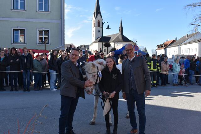 August Wöginger (l.) mit Bürgermeister Markus Hansbauer (r.). | Foto: Marktgemeinde Riedau