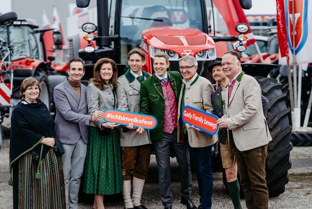 Wirtschaft trifft Politik: Margit Pratter-Demuth, Dietmar Schweiggl, Barbara Riener, Joachim Schnabel, Philipp Gady, Josef Herk, Willi Gabalier und Eugen Roth. (v.li) | Foto: Michaela Lorber